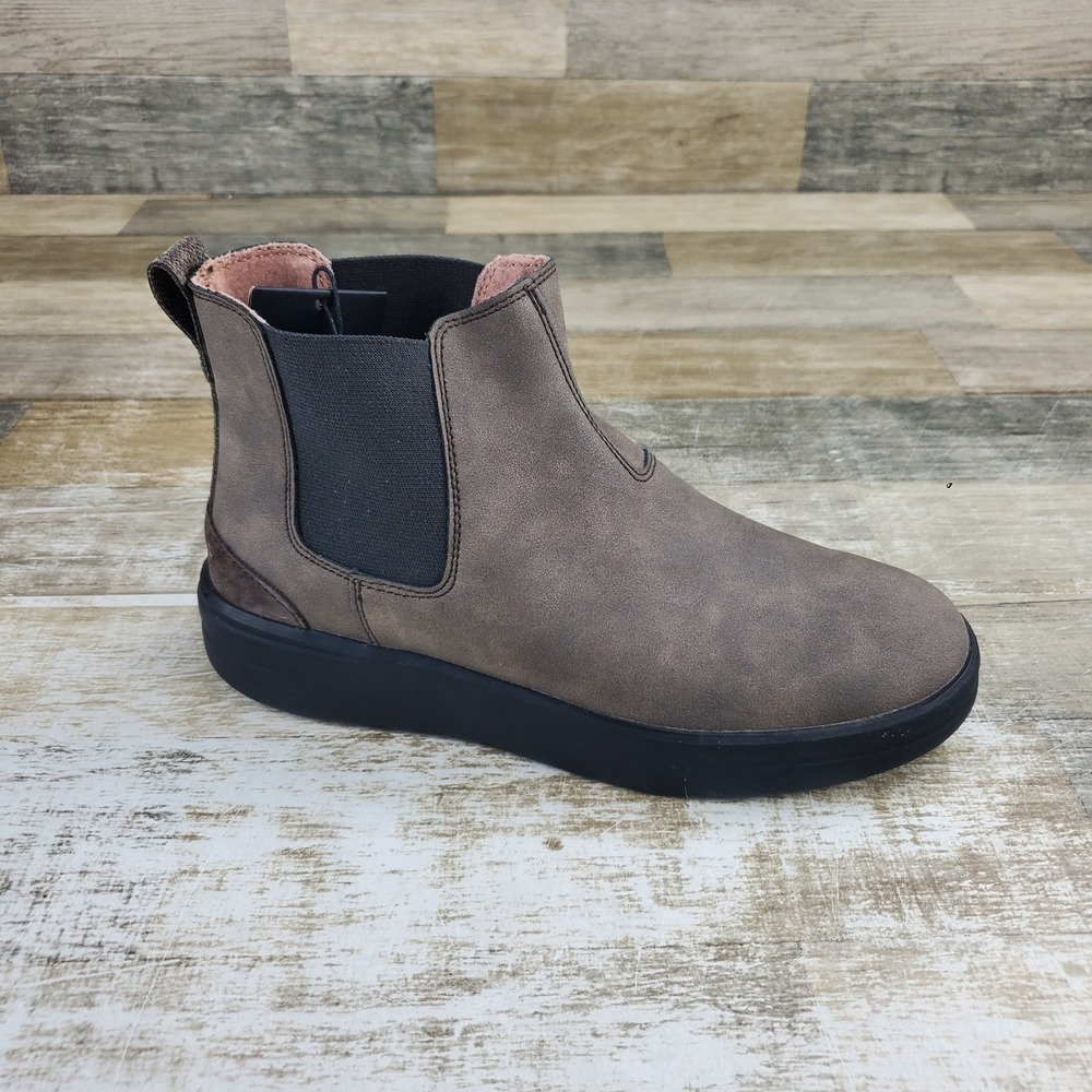 Hey Dude VIC Grip Womens Chelsea Boot Sz 7 Chocolate Suede Slip On Round Toe